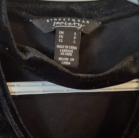 Black velour crop top - Picture 3 of 6